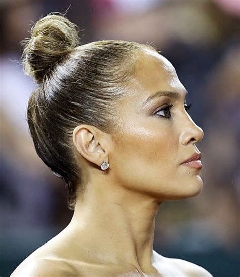 How to: Jennifer Lopez (JLo) Big Sock Bun Hairstyle .